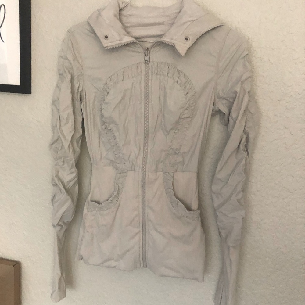 Lululemon light grey running/yoga zip up jacket 4